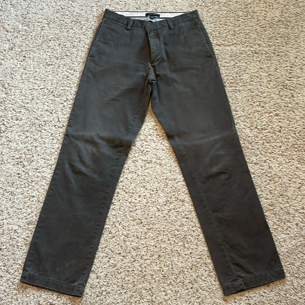 Banana republic men’s chino, color brown, 30x32